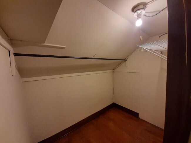 Building Photo - 5622 N Mango Ave