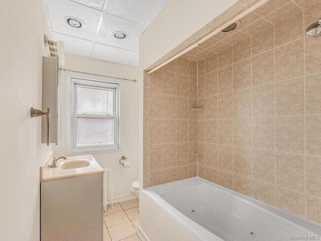 Building Photo - 45 Bayley Ave