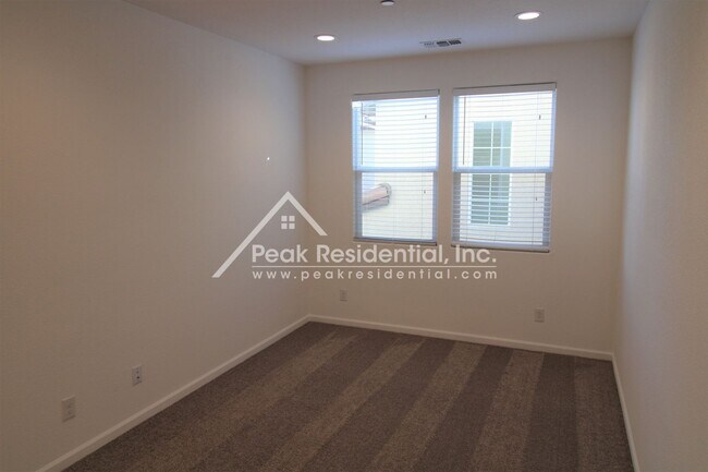 Building Photo - Very Nice 3bd/2.5ba North Natomas Home wit...