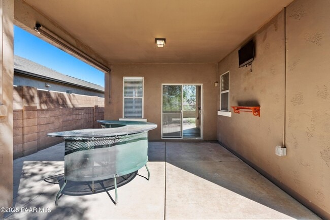 Building Photo - 1531 Essex Way