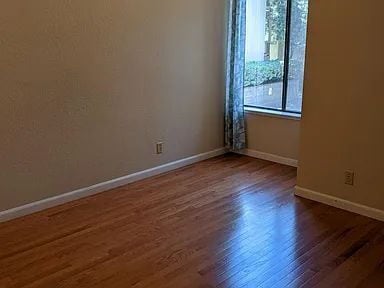 Building Photo - "Charming 2-Bedroom Retreat in Prime Santa Clara Location!"