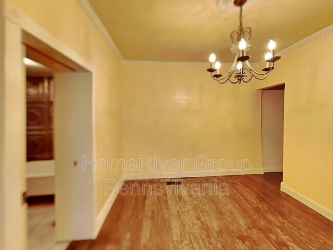 Building Photo - 1139 Ravine St