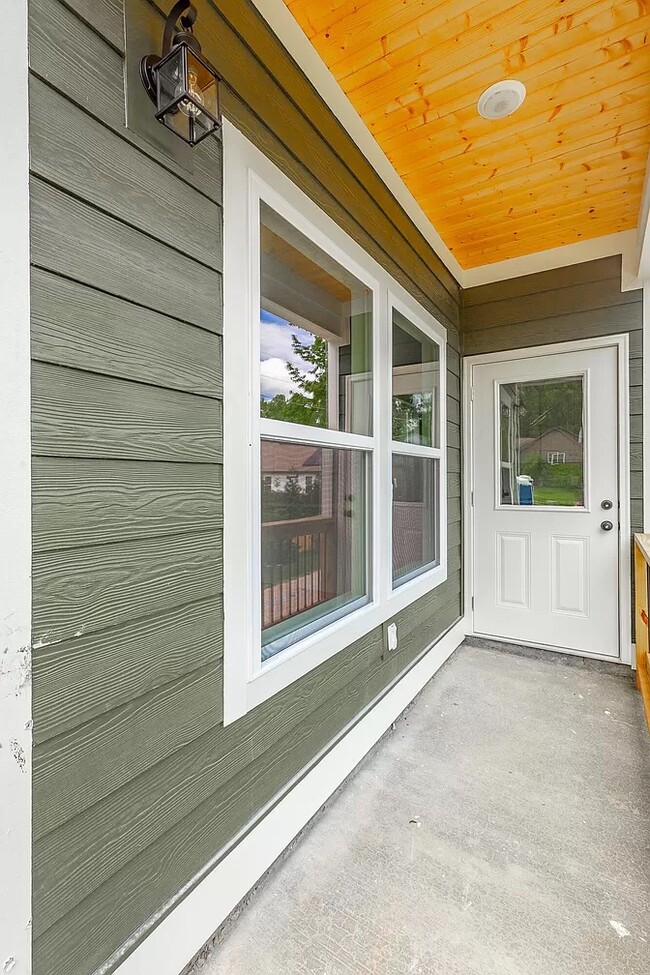 Similar Back Patio - 5558 Stream Ln