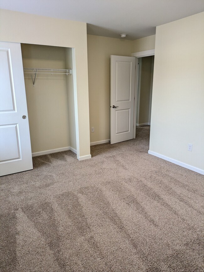 Building Photo - 27333 15th Ct S