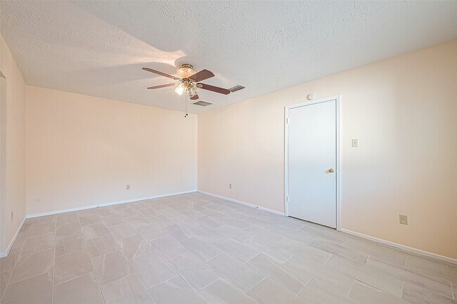 Building Photo - 830 Kenforest Dr