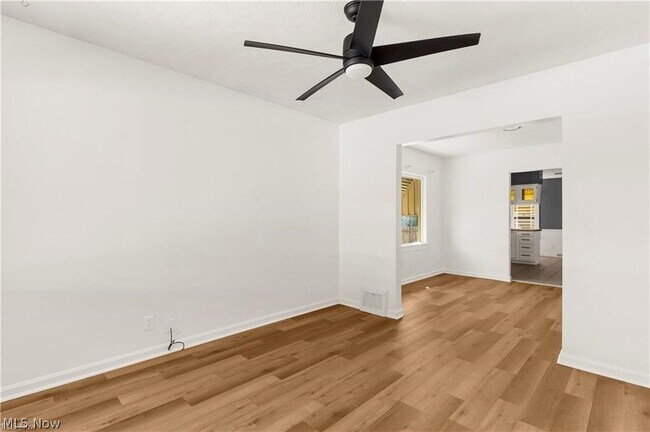 Building Photo - 52 Rhoda Ave