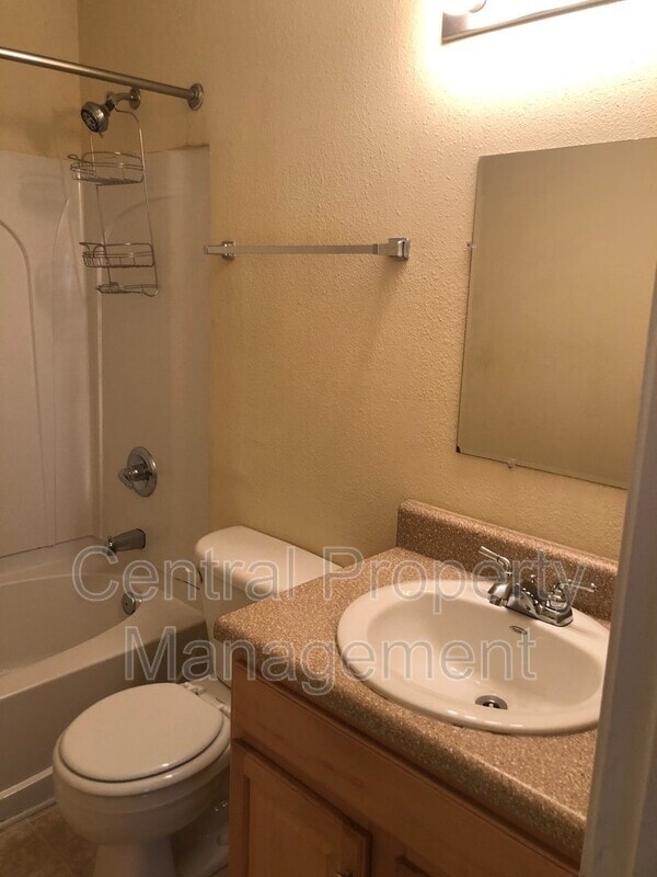 Building Photo - 112 Silverbrook Drive