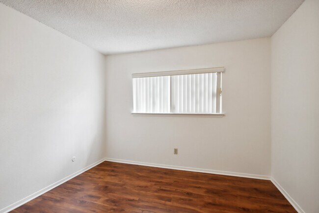 Building Photo - 13411 Creek Springs Dr