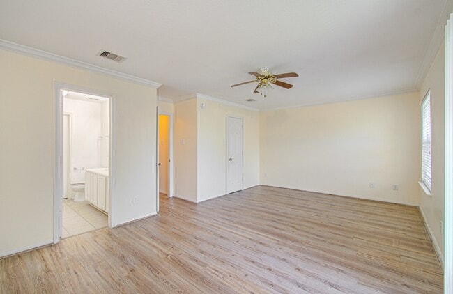 Building Photo - 3815 Shire Valley Dr