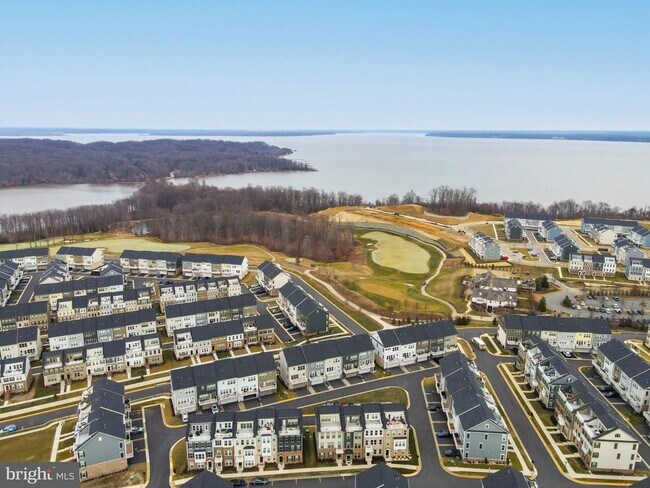 Building Photo - 2056 Alder Ln