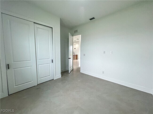 Building Photo - 1302 NW 13th Terrace