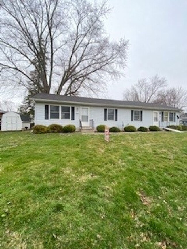 Building Photo - 208 S. Spring St.