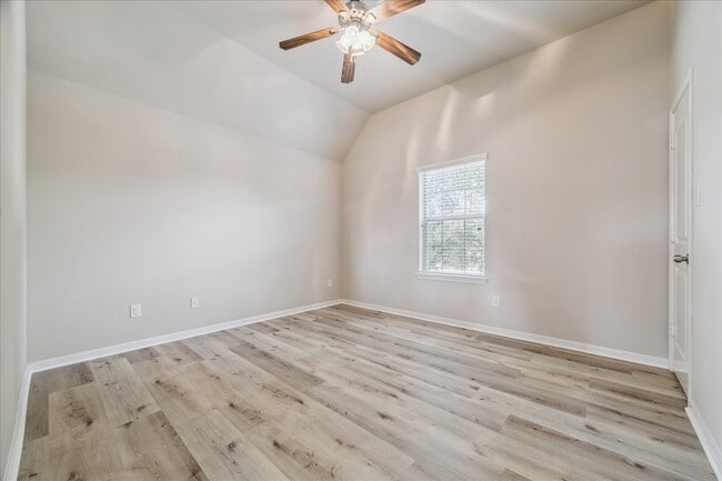 Building Photo - 5430 Linden Rose Ln