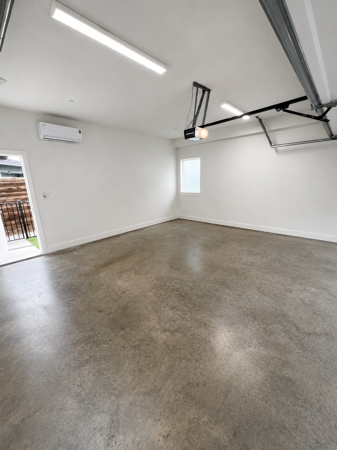 Rare Air Conditioned 2 car garage, can be used as FLEX SPACE (gym, creative use, storage) - 5605 Bryan Pky