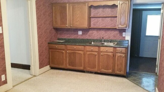 Building Photo - 2 Bedroom Home in Rockville