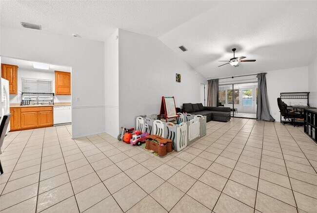 Building Photo - 5107 Deer Creek Dr