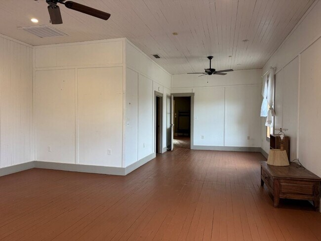 Building Photo - Apartment in Guinda