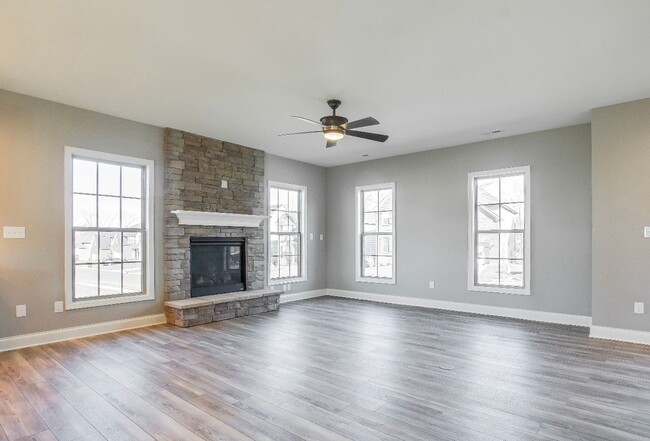 Building Photo - Gorgeous Newer Construction Home!