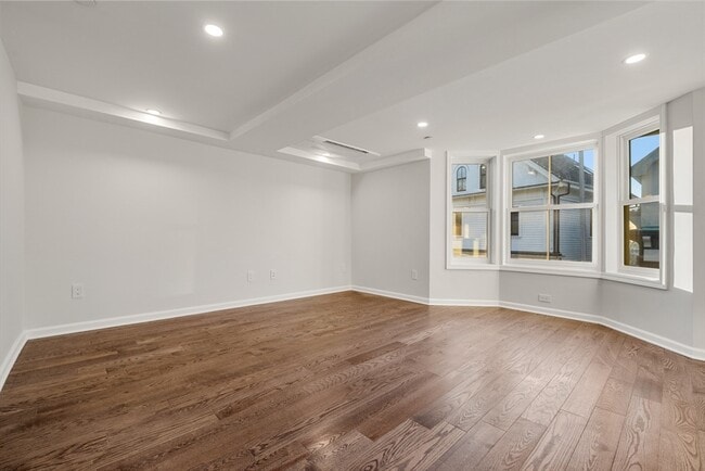 Building Photo - 1 School St