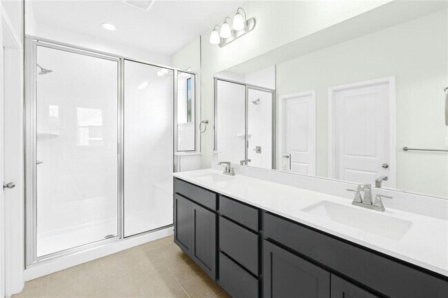 Building Photo - 320 Creek Dr