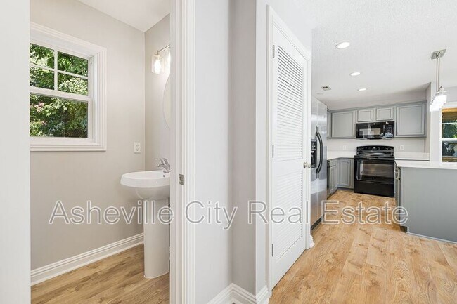 Building Photo - 84 Green Oak Rd