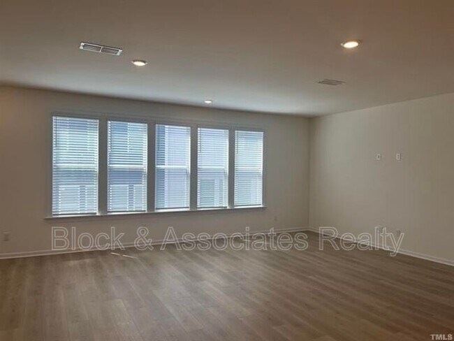 Building Photo - 7011 Gentle Pine Pl