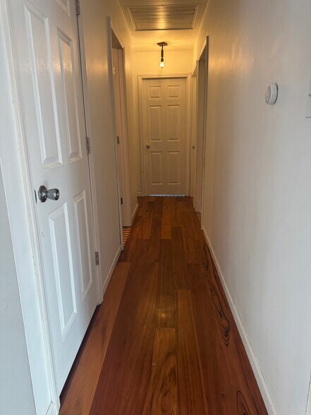 4 bedrooms on 1st floor - 2305 Mayfield Ave