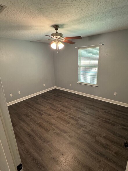 Building Photo - 1705 Pahl Ct
