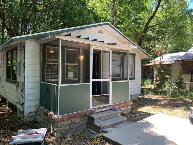Building Photo - Remodeled 2 bedroom 1 bath in Ocala