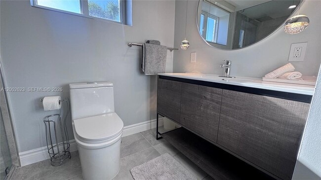 Building Photo - 903 NE 27th Ave