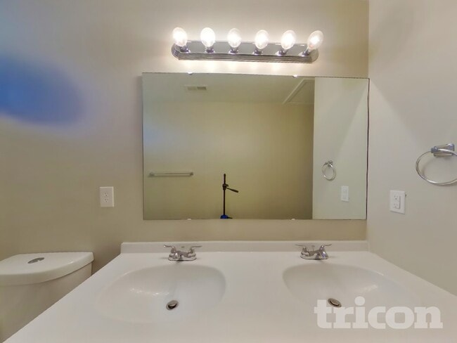 Building Photo - 416 Rook Rd