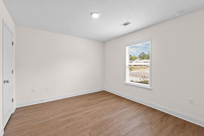 Building Photo - 2219 Archer Ln