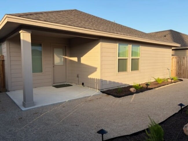 Building Photo - 1626 Comfy Wy