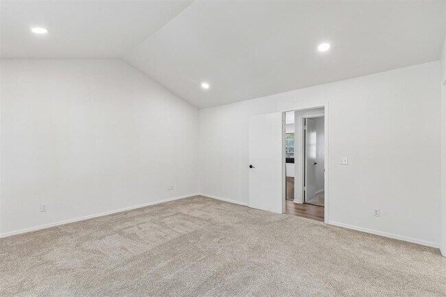 Building Photo - 11819 Red Oak Way