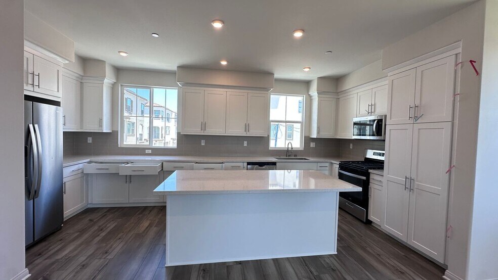 Building Photo - 102 Hudson