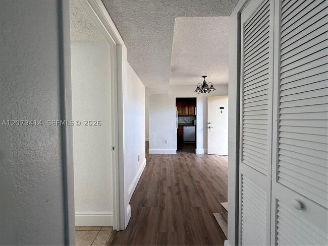 Building Photo - 13100 SW 92nd Ave