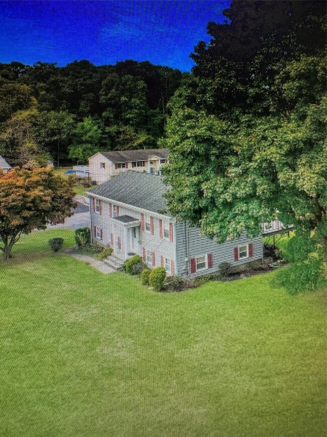 Building Photo - 12 Gerken Dr