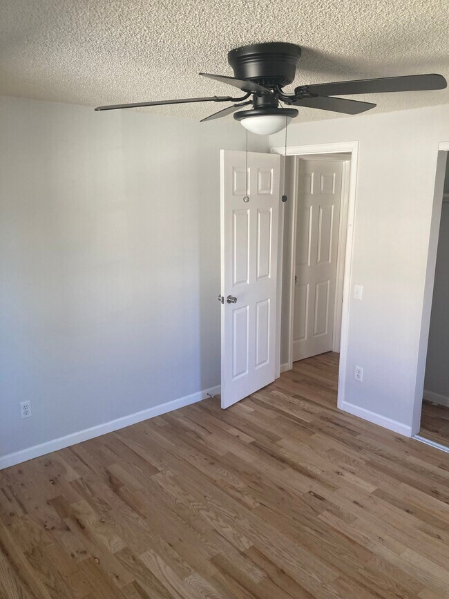 2nd bedroom - 919 S Granby Way