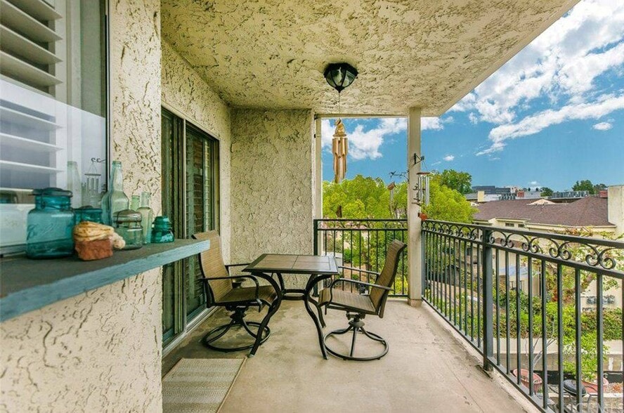 Primary Photo - 277 Pleasant St