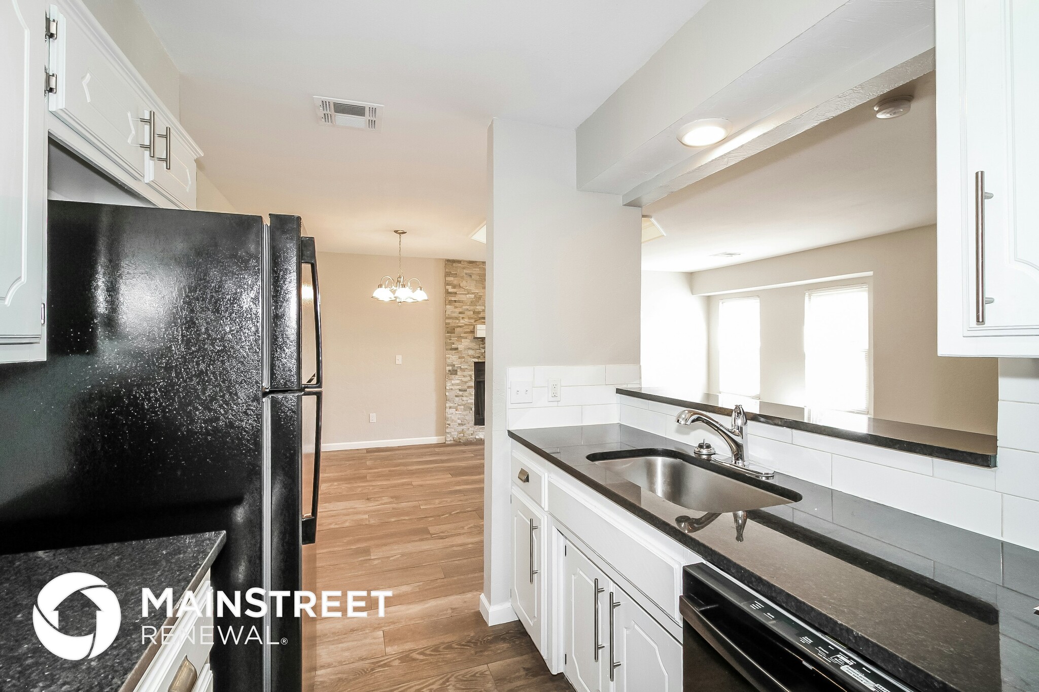 Building Photo - 9129 Apple Dr
