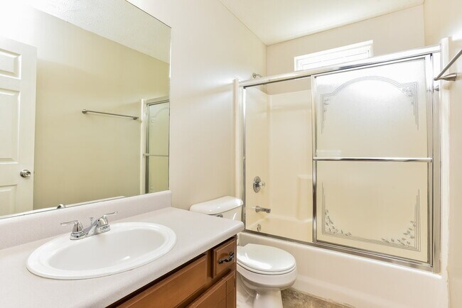 Building Photo - 209 Pin Oak Ct