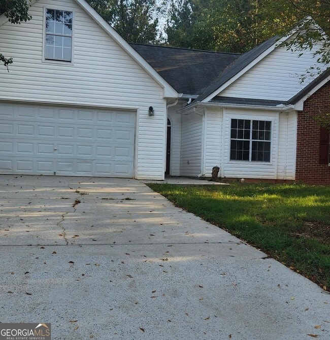 Building Photo - 10883 Knotty Pine Pl