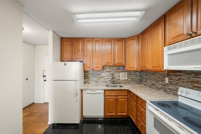 Building Photo - 7855 JFK Blvd E