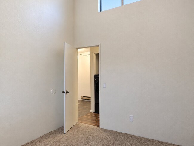 Building Photo - 2345 Tripp Dr