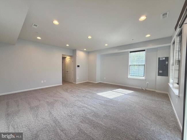Building Photo - 4721 Six Forks Dr