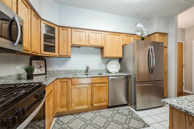 Building Photo - 1479 N Milwaukee Ave