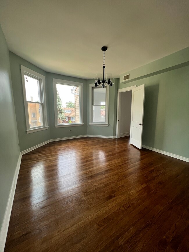 Primary Photo - 4152 W Nelson St