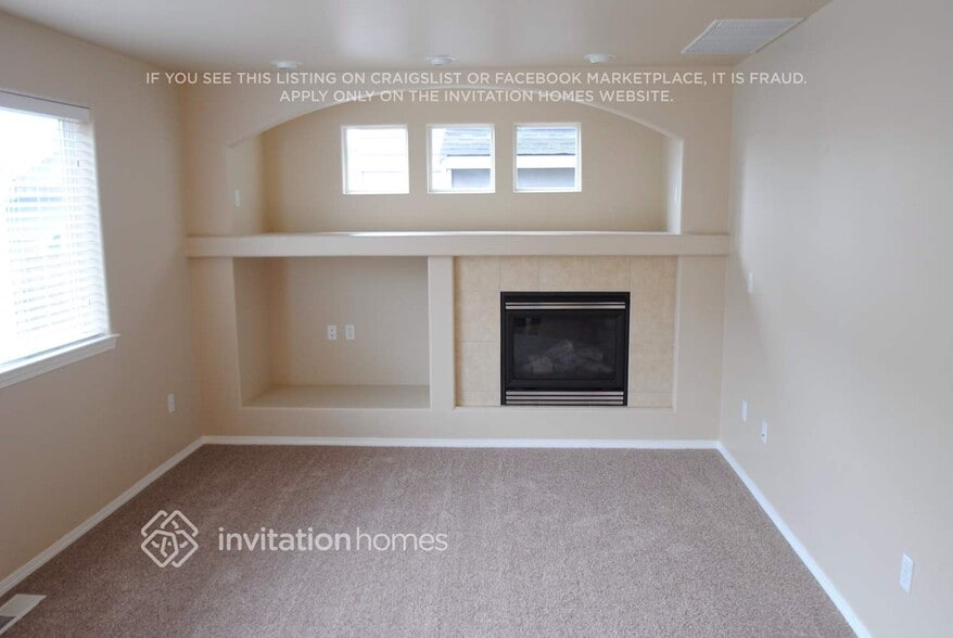 Building Photo - 13925 26th Ave W