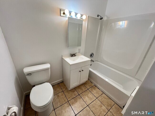 Building Photo - 515 Emmett St