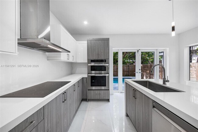 Building Photo - 3140 Carter St